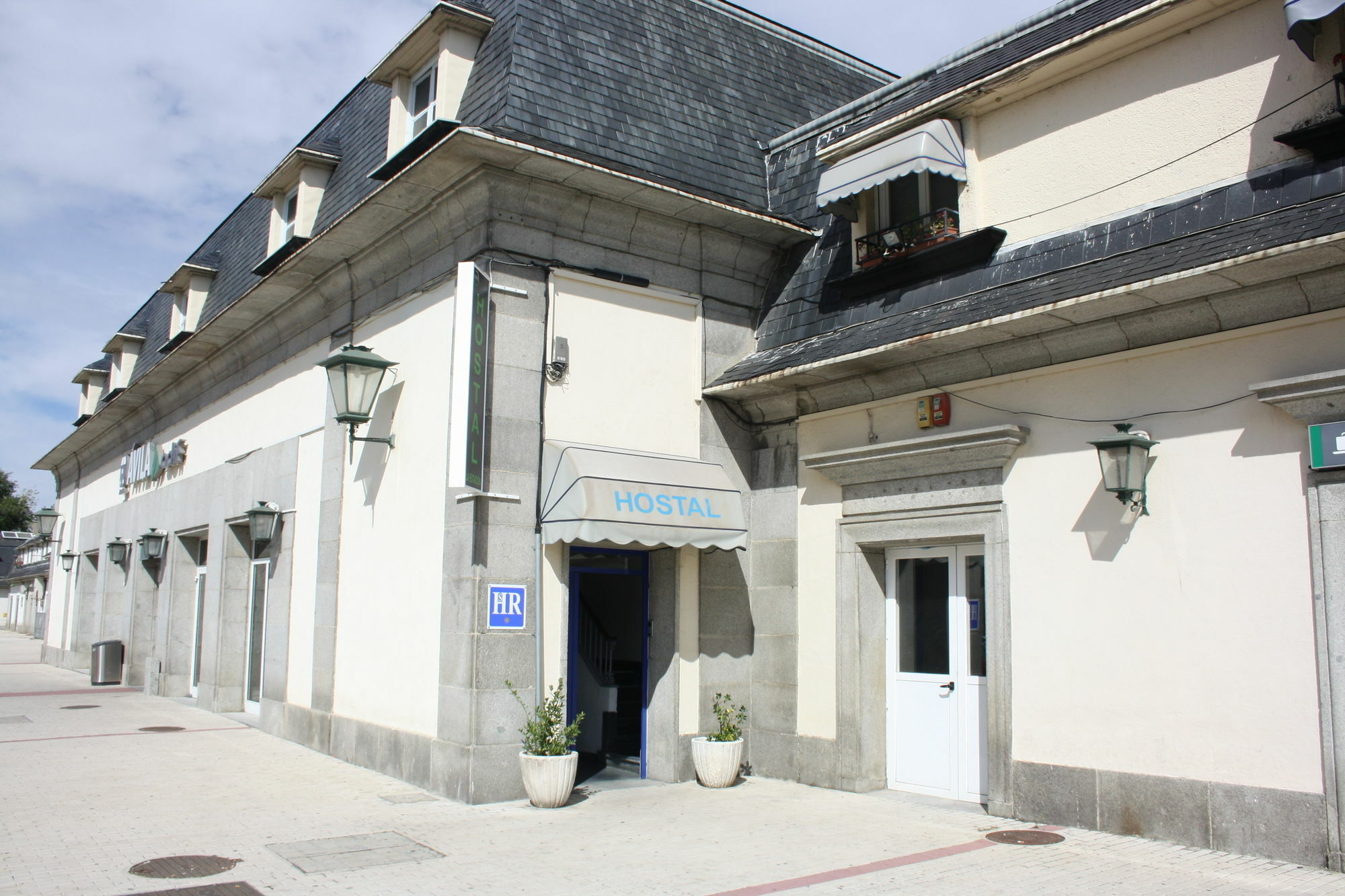Hostal La Estacion Avila Exterior photo