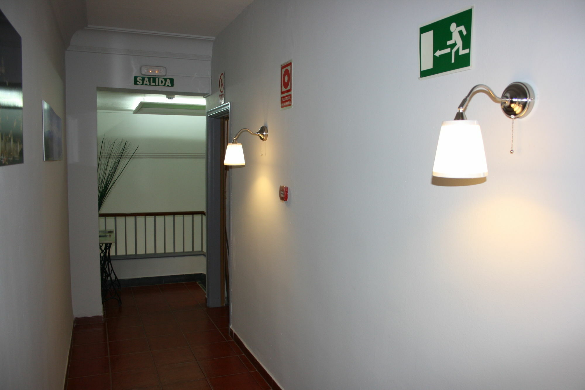 Hostal La Estacion Avila Exterior photo
